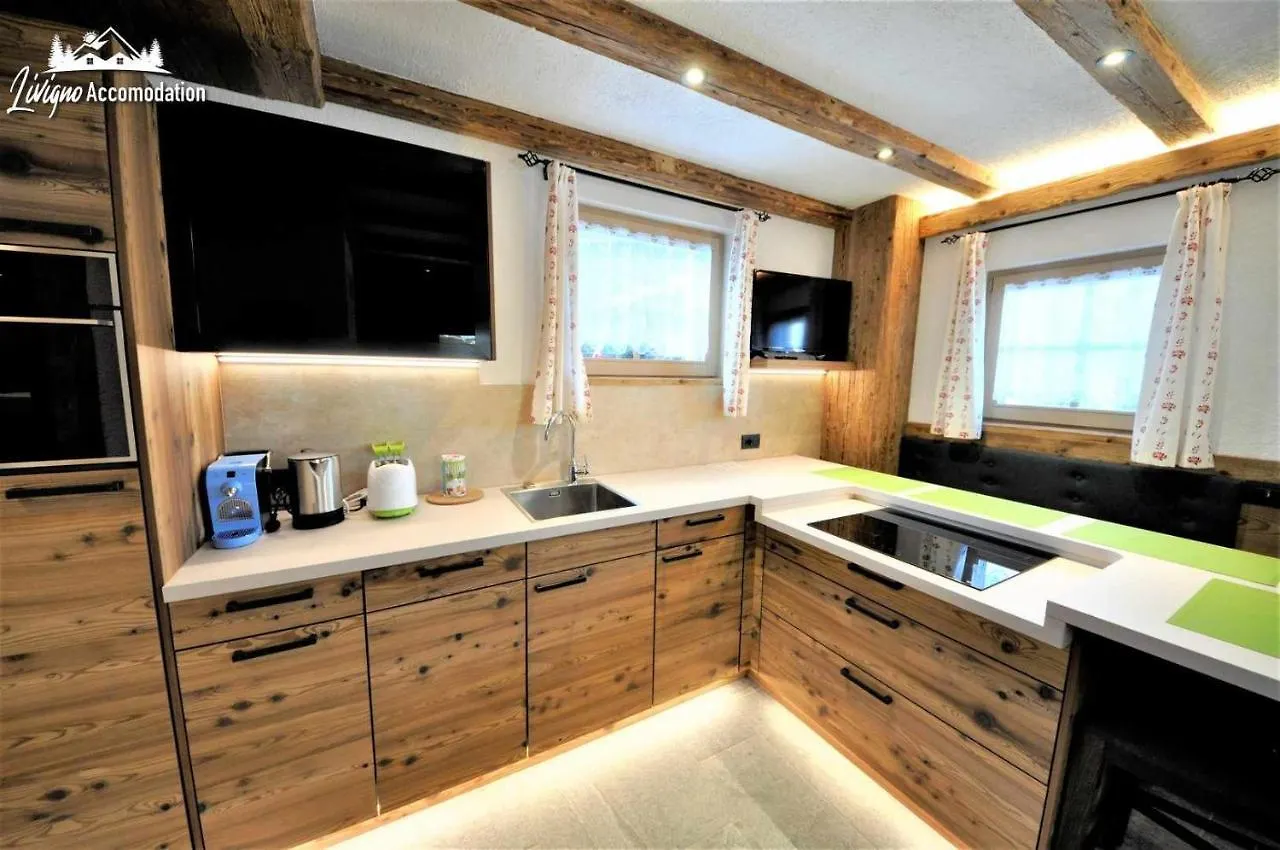 Mountain Chalet Scoiattolo By Livigno Accomodation