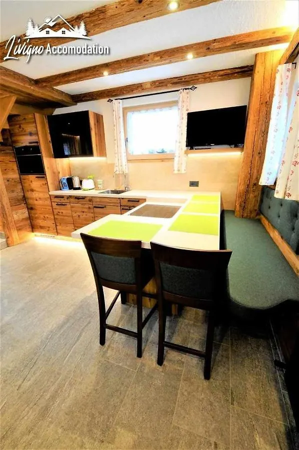 Mountain Chalet Scoiattolo By Livigno Accomodation Italia